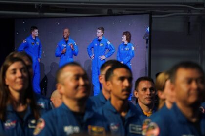 Artemis II, moon, space exploration