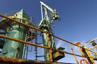 TotalEnergies, energy prices, Middle East conflict, profits, 2025