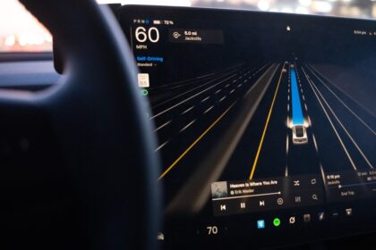 Car dashboard displaying autonomous driving interface