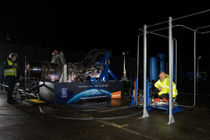hydrogen aircraft engine, sustainable aviation, Rolls-Royce, easyJet