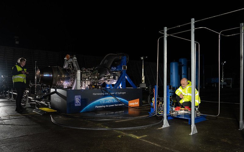 hydrogen aircraft engine, sustainable aviation, Rolls-Royce, easyJet