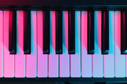 black and white piano keys