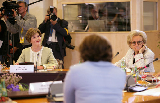 Bernadette Chirac, French politics, social work
