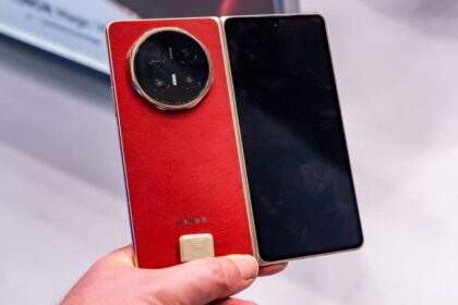 Honor Magic V6, foldable phone, smartphone innovation