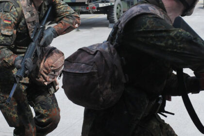 arms trafficking, neo-Nazi, terrorist plot, Paris, extremism