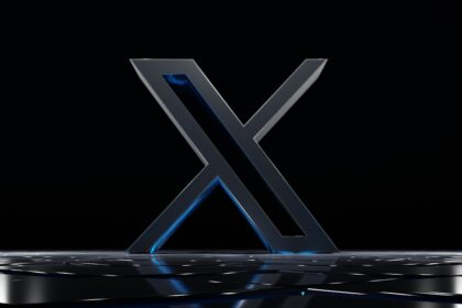 a black and white photo of the letter x